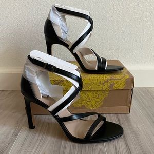 **NEW** Black strappy heels